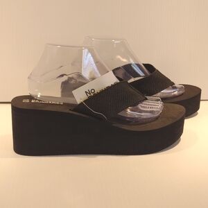 No Boundaries Size 10 Flip Flops Y2K Wedge Black Sandals Comfort Foodtbed Womens